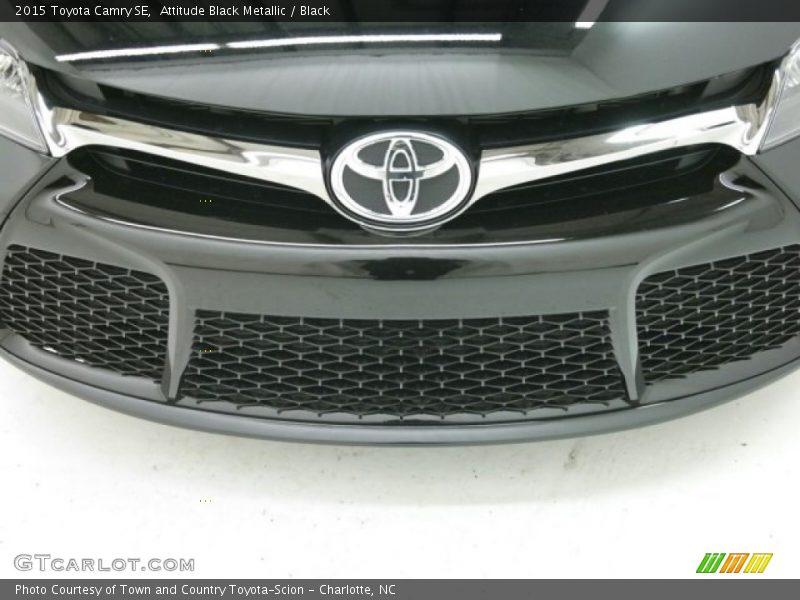 Attitude Black Metallic / Black 2015 Toyota Camry SE