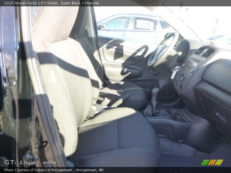 Super Black / Charcoal 2015 Nissan Versa 1.6 S Sedan