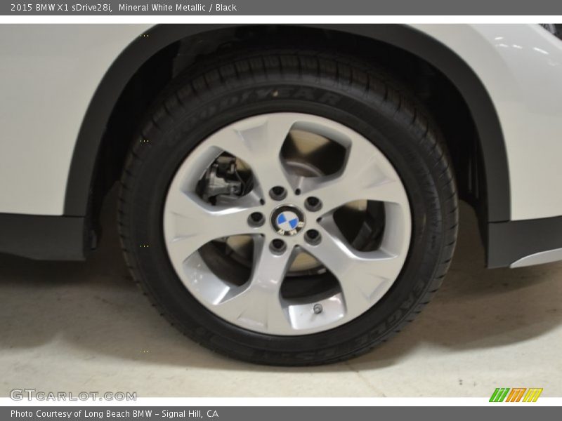 Mineral White Metallic / Black 2015 BMW X1 sDrive28i