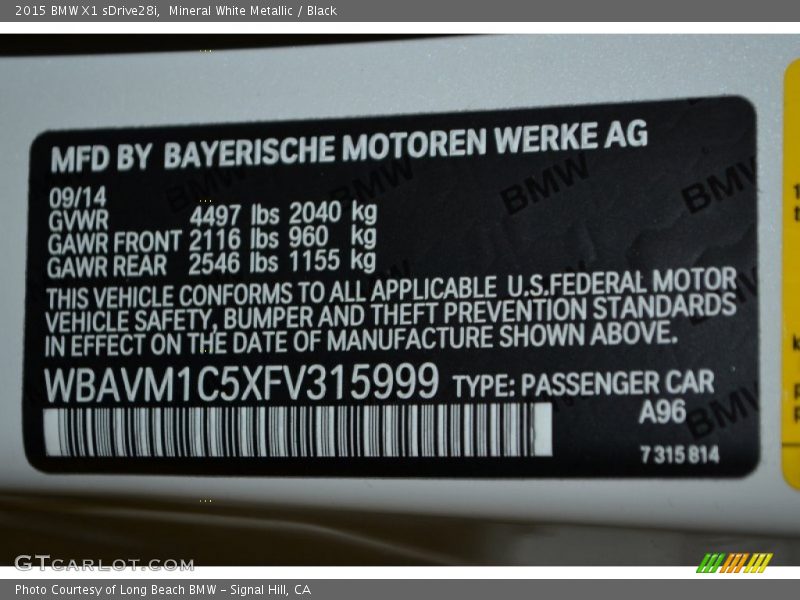 Mineral White Metallic / Black 2015 BMW X1 sDrive28i