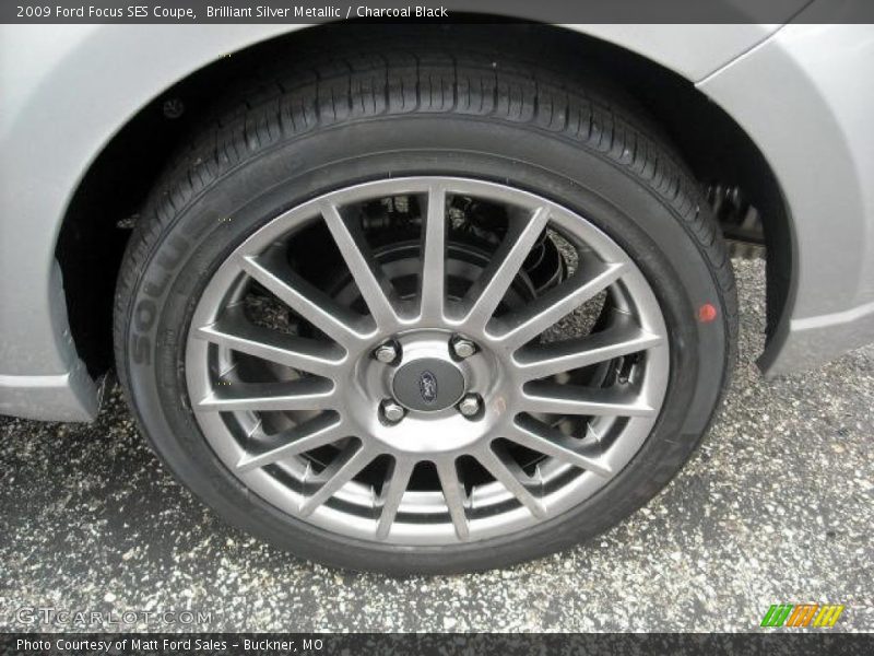 Brilliant Silver Metallic / Charcoal Black 2009 Ford Focus SES Coupe
