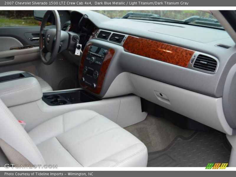 Dashboard of 2007 Silverado 1500 LTZ Crew Cab 4x4