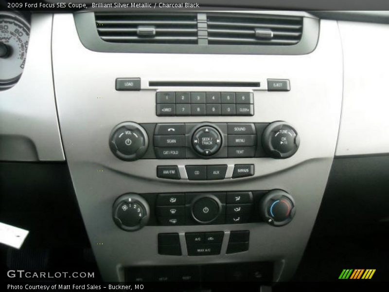 Brilliant Silver Metallic / Charcoal Black 2009 Ford Focus SES Coupe