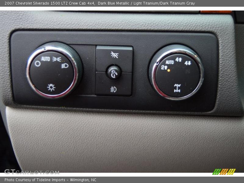 Controls of 2007 Silverado 1500 LTZ Crew Cab 4x4