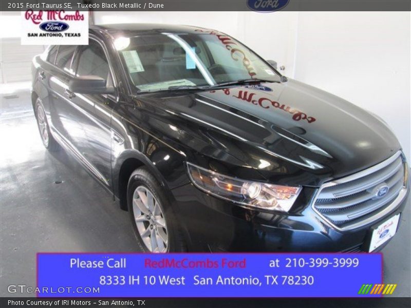 Tuxedo Black Metallic / Dune 2015 Ford Taurus SE