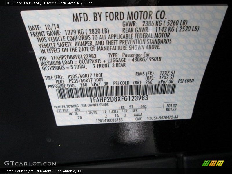 Tuxedo Black Metallic / Dune 2015 Ford Taurus SE