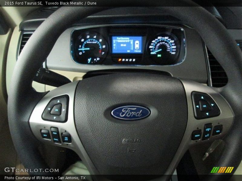 Tuxedo Black Metallic / Dune 2015 Ford Taurus SE