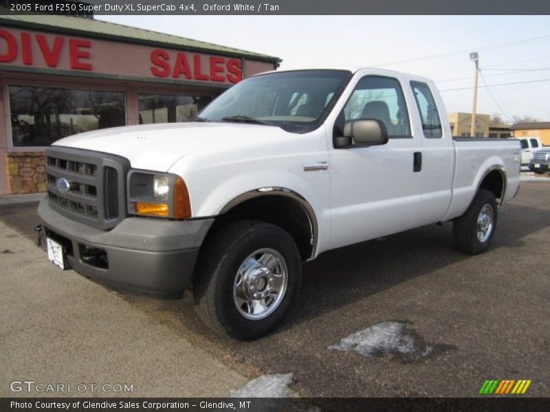 Oxford White / Tan 2005 Ford F250 Super Duty XL SuperCab 4x4