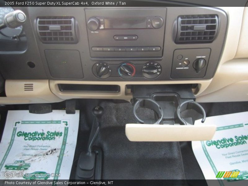 Oxford White / Tan 2005 Ford F250 Super Duty XL SuperCab 4x4