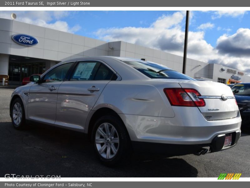 Ingot Silver / Light Stone 2011 Ford Taurus SE