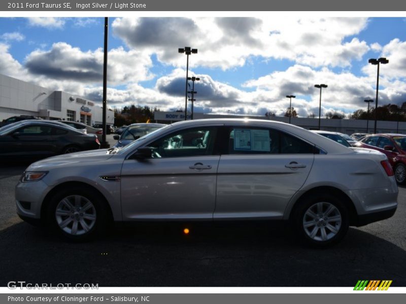 Ingot Silver / Light Stone 2011 Ford Taurus SE