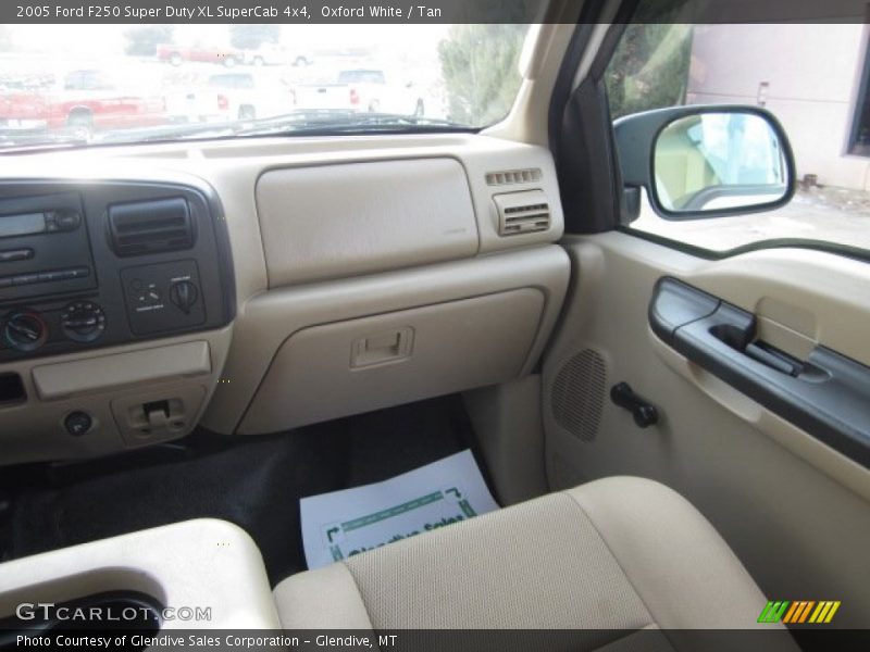Oxford White / Tan 2005 Ford F250 Super Duty XL SuperCab 4x4