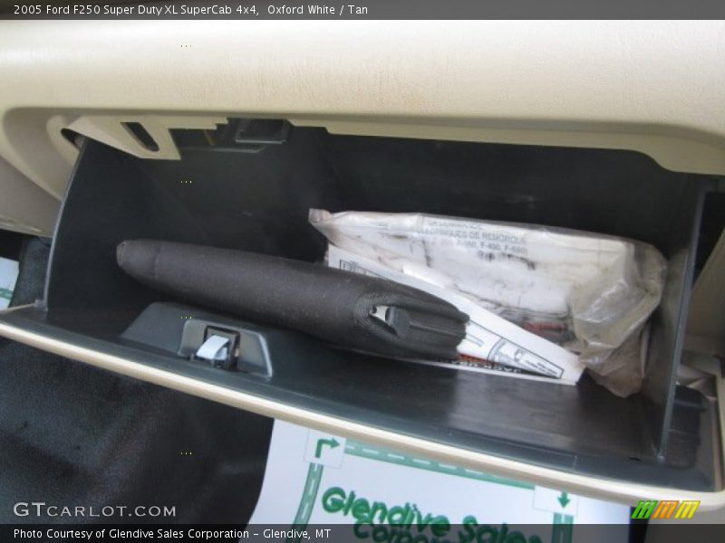 Oxford White / Tan 2005 Ford F250 Super Duty XL SuperCab 4x4