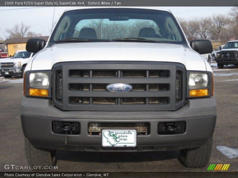Oxford White / Tan 2005 Ford F250 Super Duty XL SuperCab 4x4