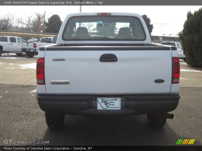 Oxford White / Tan 2005 Ford F250 Super Duty XL SuperCab 4x4