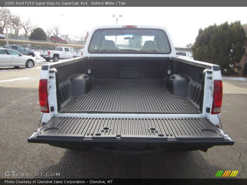 Oxford White / Tan 2005 Ford F250 Super Duty XL SuperCab 4x4