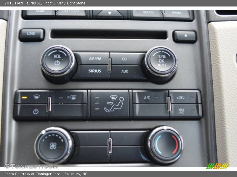 Ingot Silver / Light Stone 2011 Ford Taurus SE