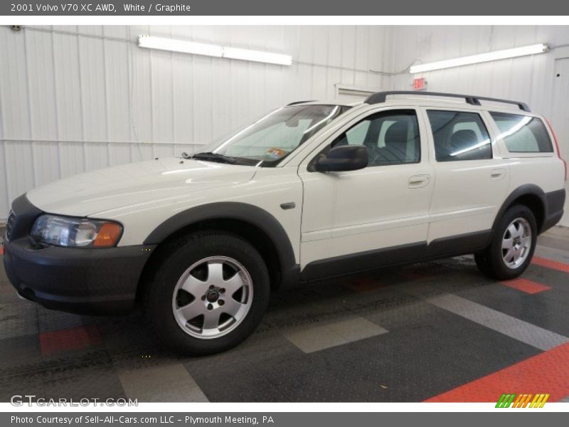 White / Graphite 2001 Volvo V70 XC AWD