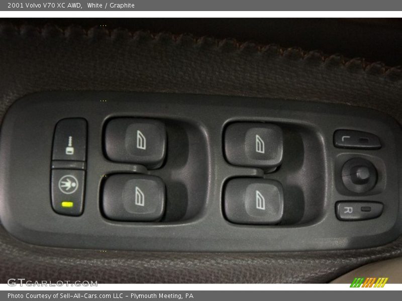 White / Graphite 2001 Volvo V70 XC AWD
