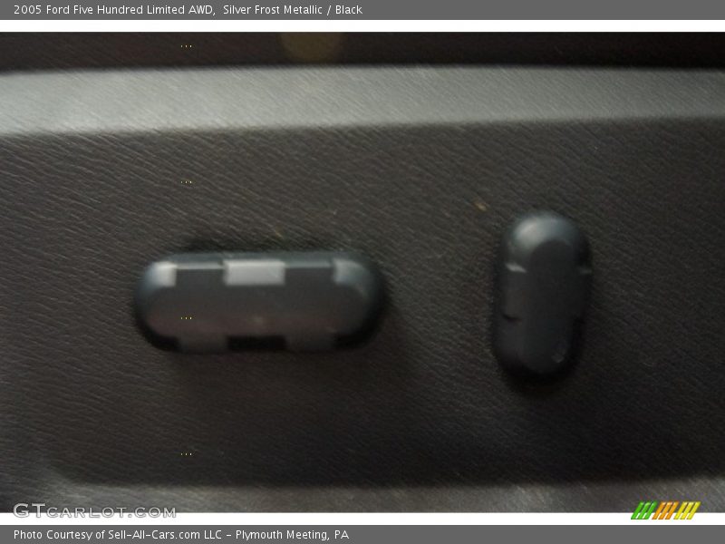 Silver Frost Metallic / Black 2005 Ford Five Hundred Limited AWD