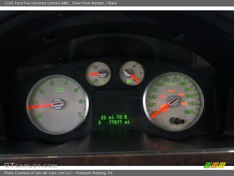 Silver Frost Metallic / Black 2005 Ford Five Hundred Limited AWD