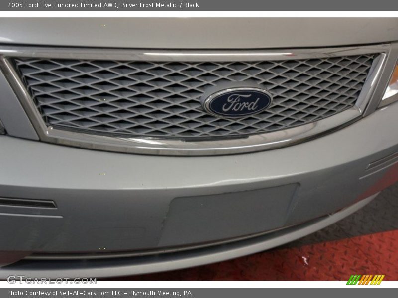 Silver Frost Metallic / Black 2005 Ford Five Hundred Limited AWD