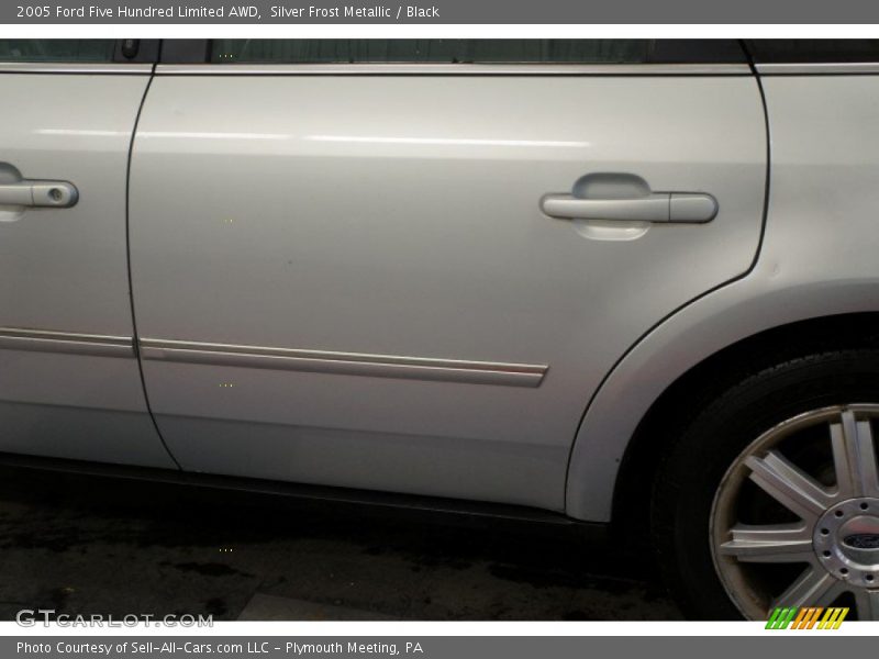 Silver Frost Metallic / Black 2005 Ford Five Hundred Limited AWD