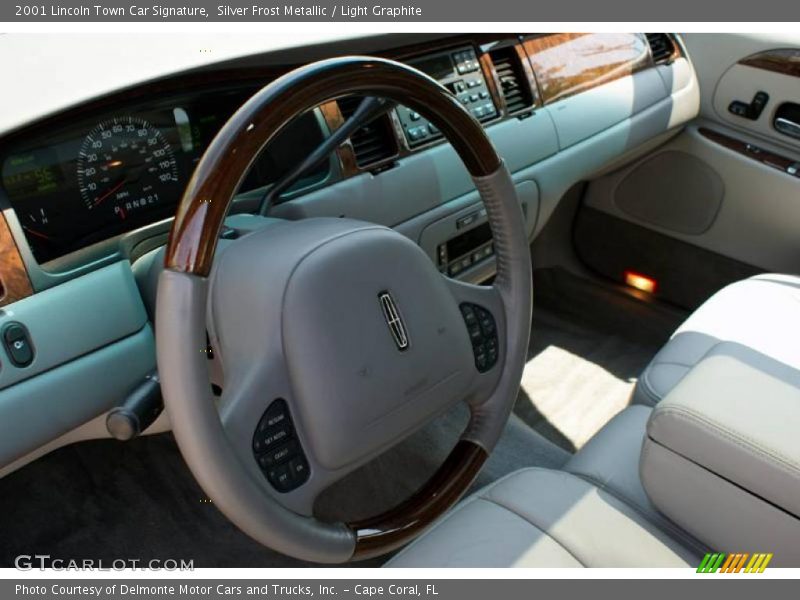 Silver Frost Metallic / Light Graphite 2001 Lincoln Town Car Signature