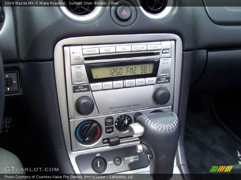 Sunlight Silver Metallic / Blue 2004 Mazda MX-5 Miata Roadster