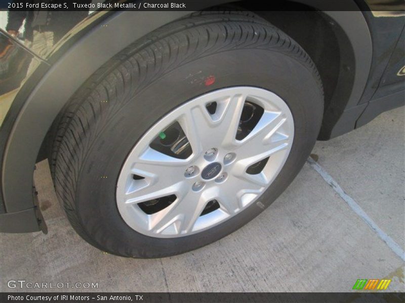 Tuxedo Black Metallic / Charcoal Black 2015 Ford Escape S