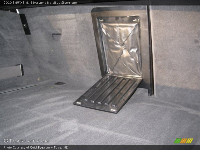 Silverstone Metallic / Silverstone II 2010 BMW X5 M