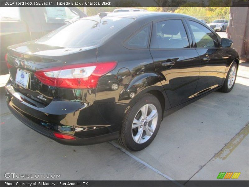 Tuxedo Black / Charcoal Black 2014 Ford Focus SE Sedan