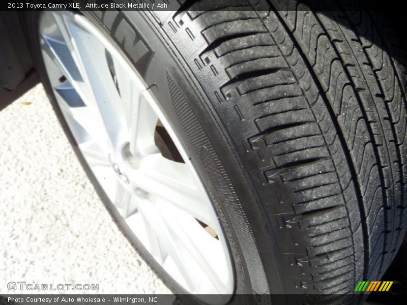 Attitude Black Metallic / Ash 2013 Toyota Camry XLE
