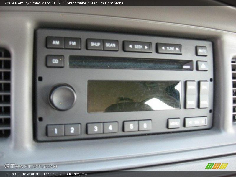 Vibrant White / Medium Light Stone 2009 Mercury Grand Marquis LS