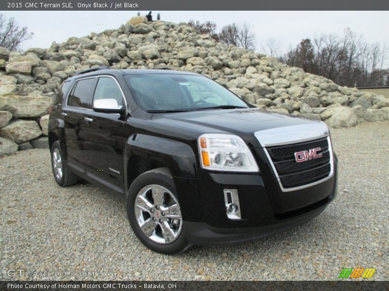 Front 3/4 View of 2015 Terrain SLE