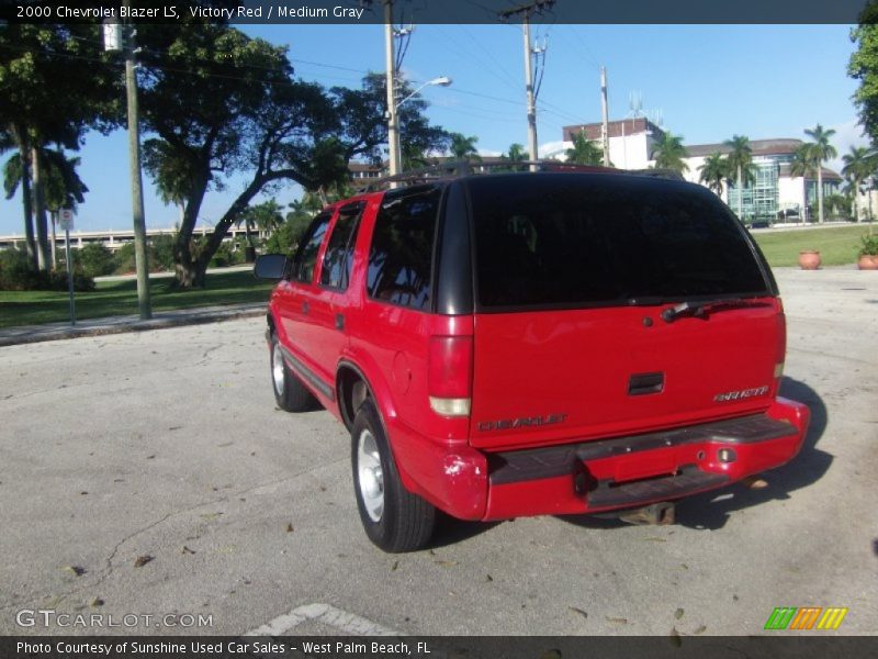 Victory Red / Medium Gray 2000 Chevrolet Blazer LS