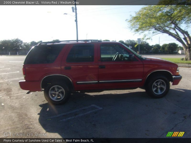 Victory Red / Medium Gray 2000 Chevrolet Blazer LS