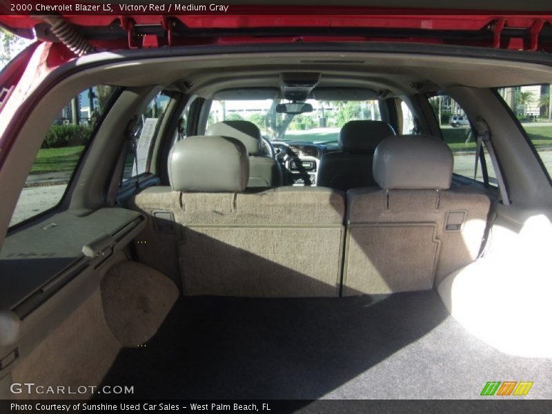 Victory Red / Medium Gray 2000 Chevrolet Blazer LS