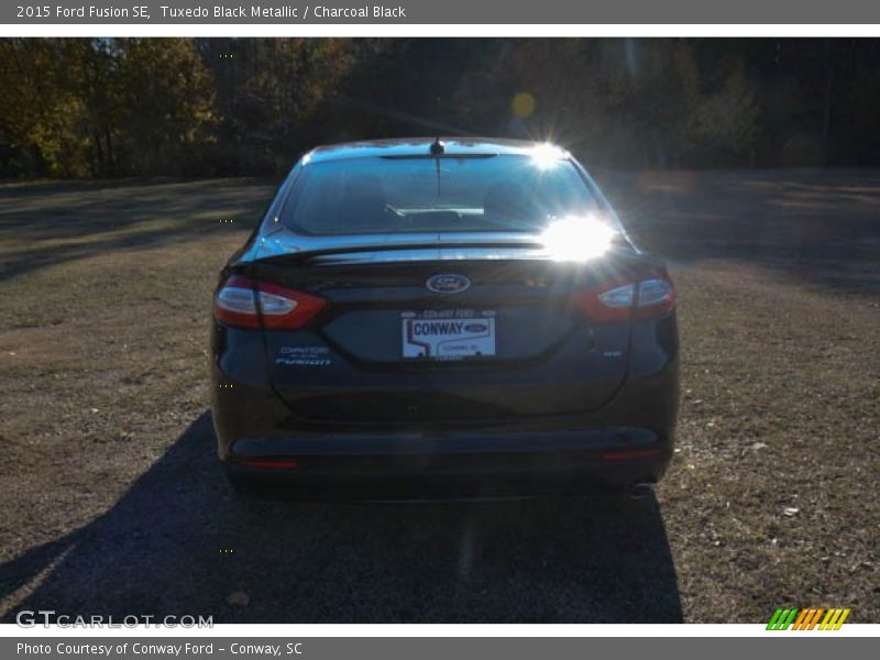 Tuxedo Black Metallic / Charcoal Black 2015 Ford Fusion SE
