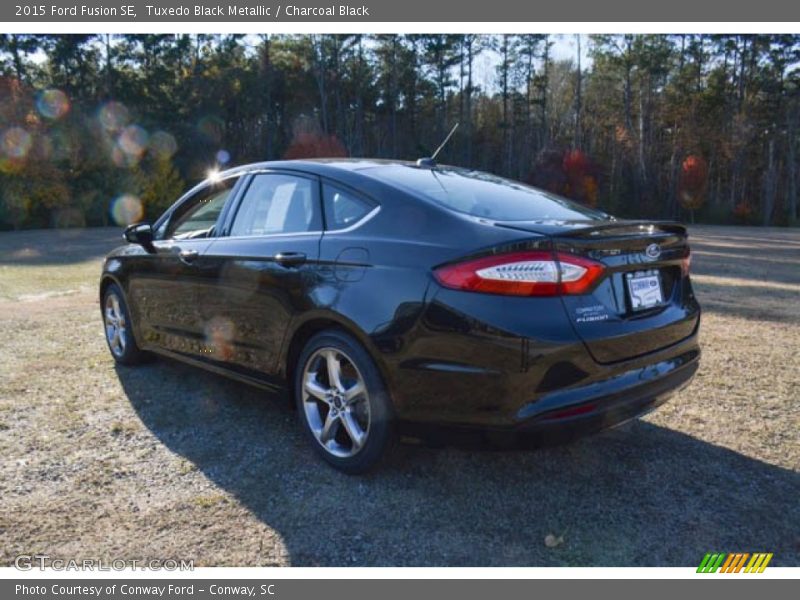 Tuxedo Black Metallic / Charcoal Black 2015 Ford Fusion SE