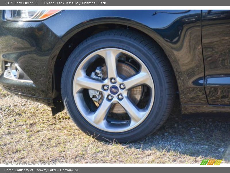 Tuxedo Black Metallic / Charcoal Black 2015 Ford Fusion SE
