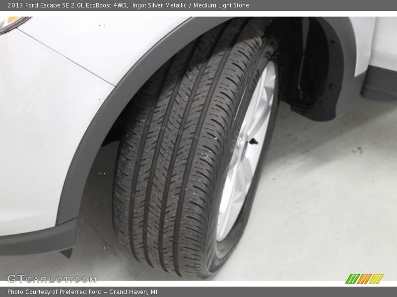 Ingot Silver Metallic / Medium Light Stone 2013 Ford Escape SE 2.0L EcoBoost 4WD