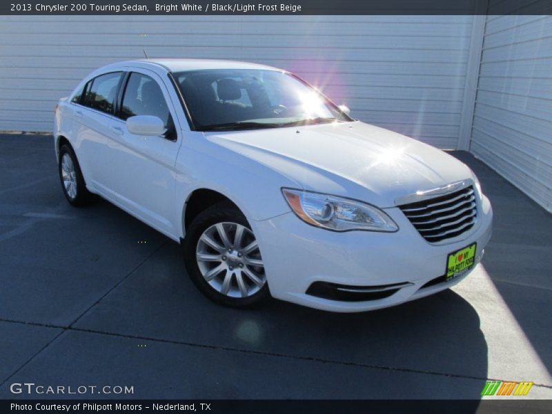 Bright White / Black/Light Frost Beige 2013 Chrysler 200 Touring Sedan