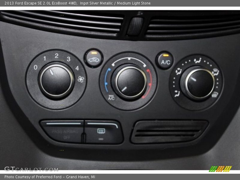 Ingot Silver Metallic / Medium Light Stone 2013 Ford Escape SE 2.0L EcoBoost 4WD