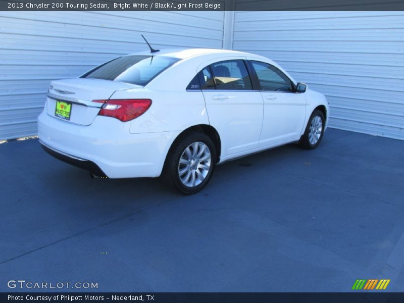 Bright White / Black/Light Frost Beige 2013 Chrysler 200 Touring Sedan