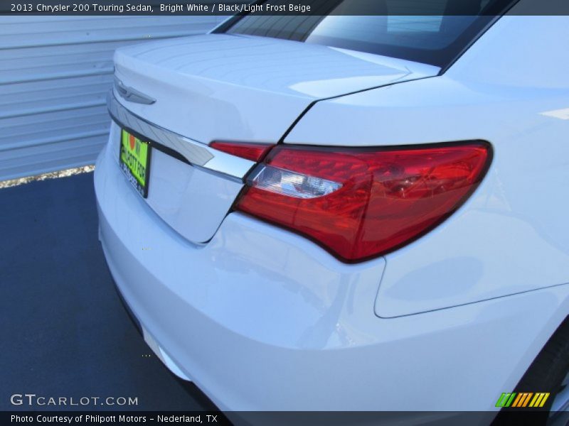 Bright White / Black/Light Frost Beige 2013 Chrysler 200 Touring Sedan
