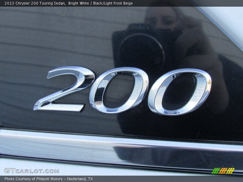 Bright White / Black/Light Frost Beige 2013 Chrysler 200 Touring Sedan