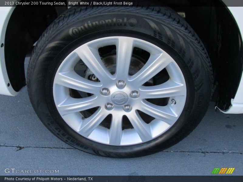 Bright White / Black/Light Frost Beige 2013 Chrysler 200 Touring Sedan