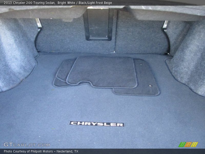 Bright White / Black/Light Frost Beige 2013 Chrysler 200 Touring Sedan