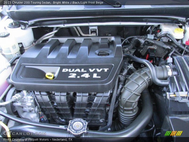 Bright White / Black/Light Frost Beige 2013 Chrysler 200 Touring Sedan